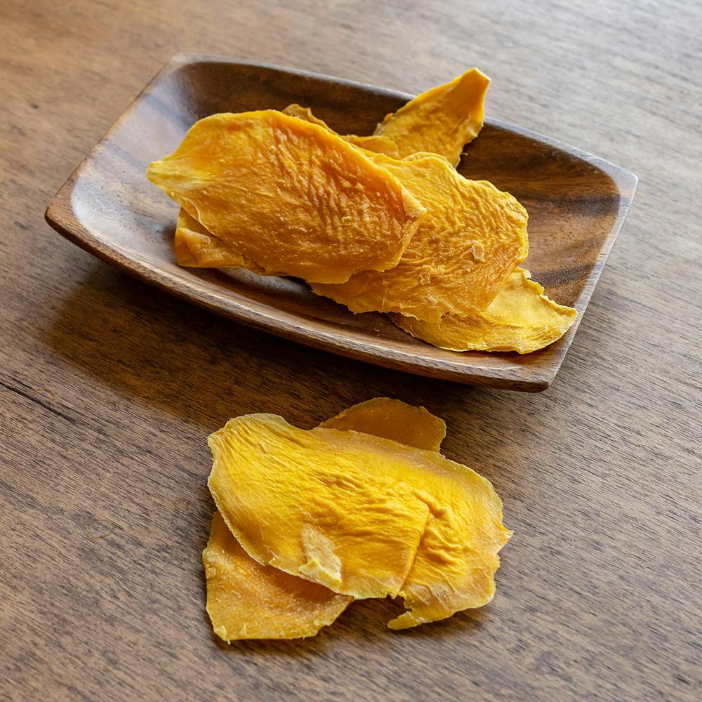 自然濃甘南国香るドライマンゴー 100gの画像